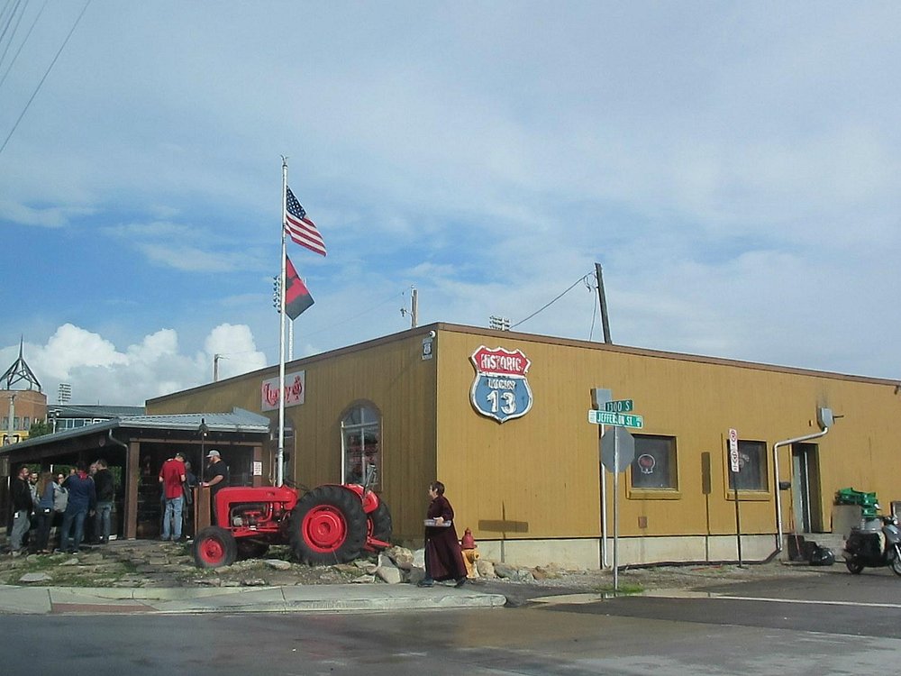 Lucky's Grille